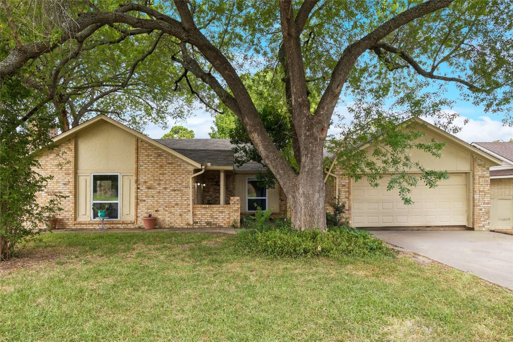 1016 Hazelwood Drive, Mansfield, TX 76063 — photo 1