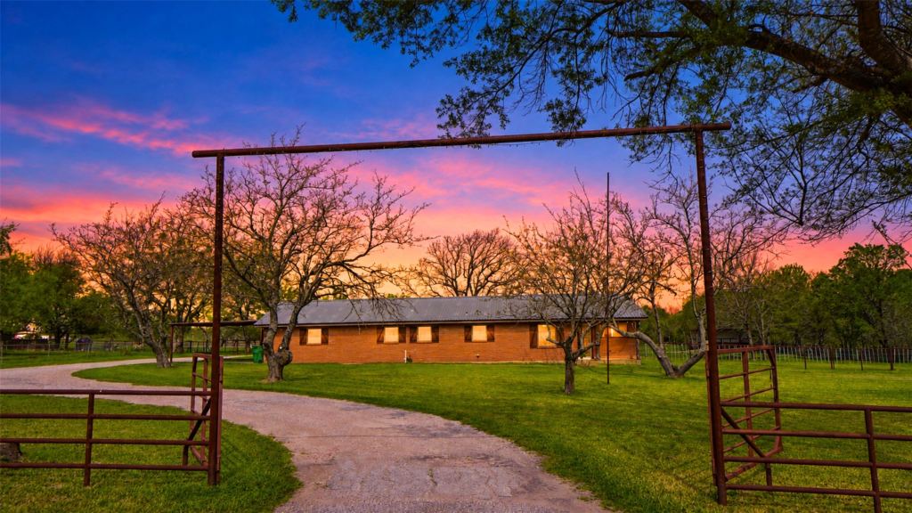 19761 N State Highway 34, Terrell, TX 75161 — photo 1