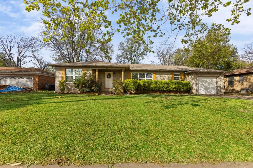 942 Longfellow Street, Waco, TX 76710 — photo 1