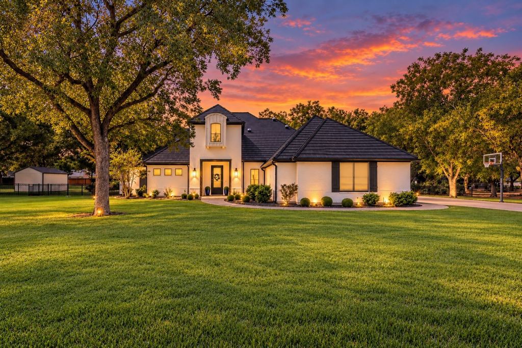 8017 W Landings Road, Granbury, TX 76049 — photo 1