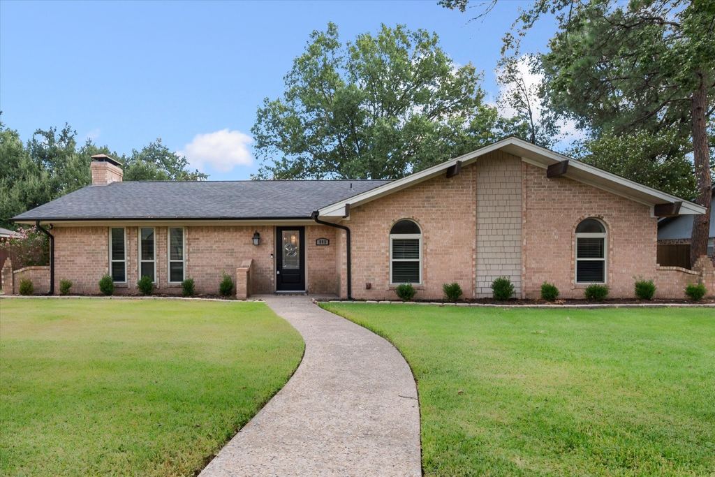 805 Laura Avenue, Corsicana, TX 75110 — photo 1