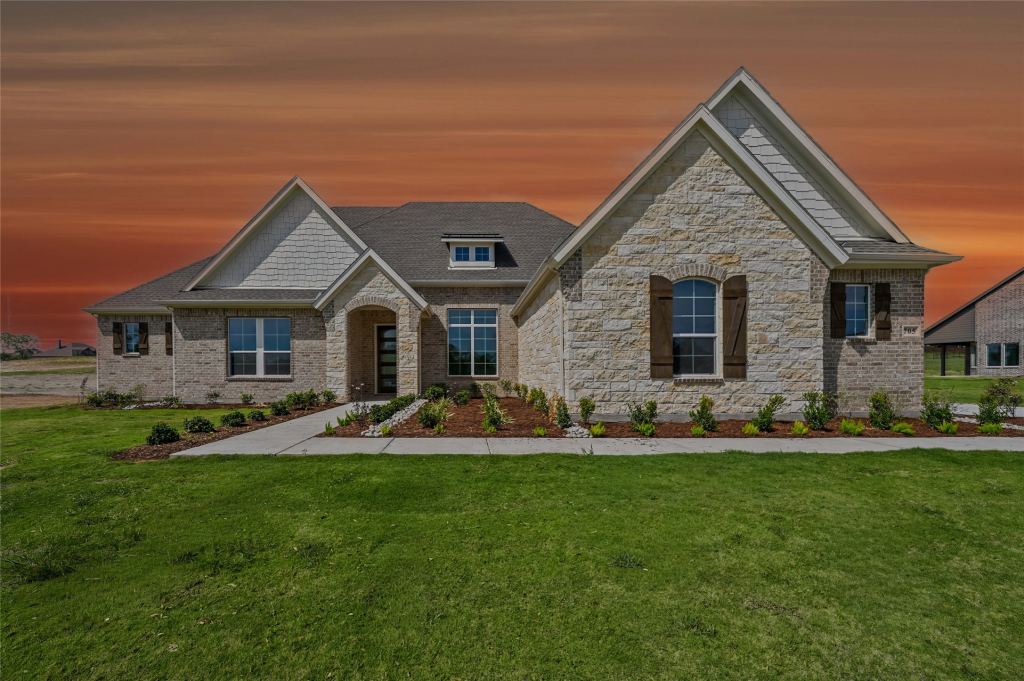 705 Water Side Drive, Van Alstyne, TX 75495 — photo 1