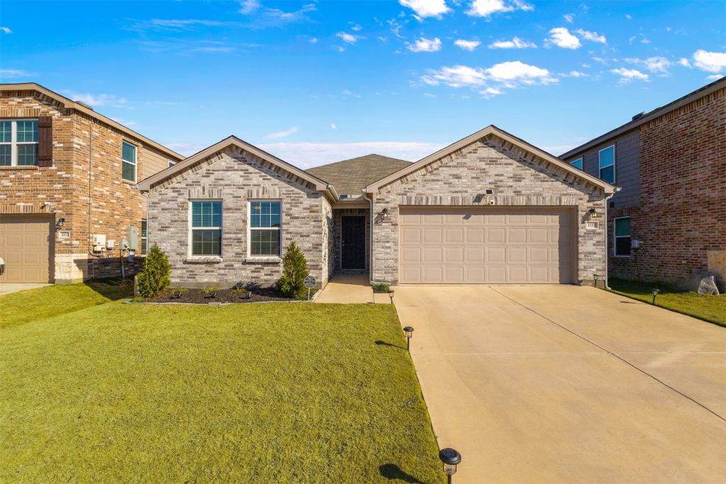 2117 Winding Creek Way, Denton, TX 76208 — photo 1