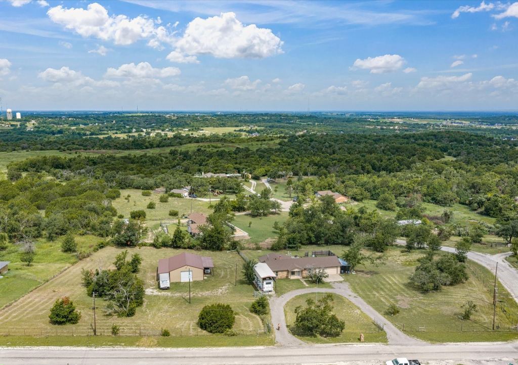 704 Land Of Goshen Drive, Springtown, TX 76082 — photo 1