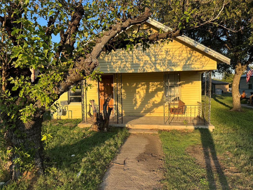 208 S Church Street, Elm Mott, TX 76640 — photo 1