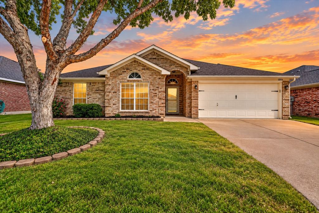 1004 Eden Street, Burleson, TX 76028 — photo 1