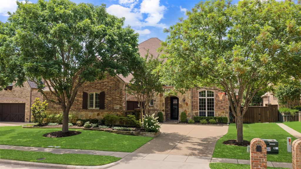 8105 Blue Hole Court, McKinney, TX 75070 — photo 1
