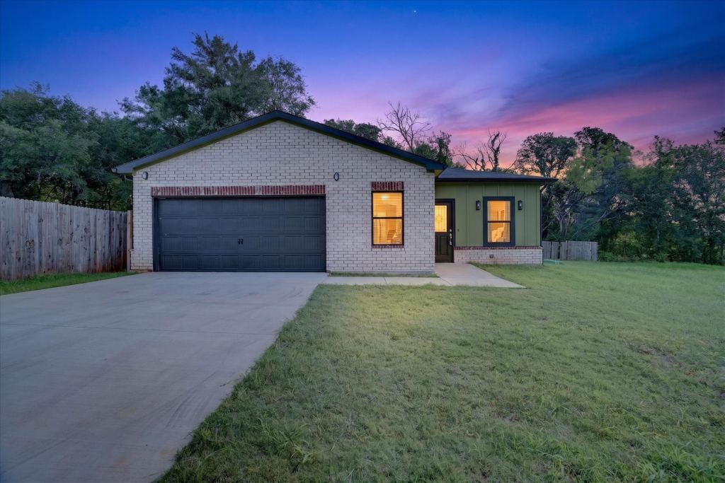 3202 Lowland Drive, Granbury, TX 76048 — photo 1