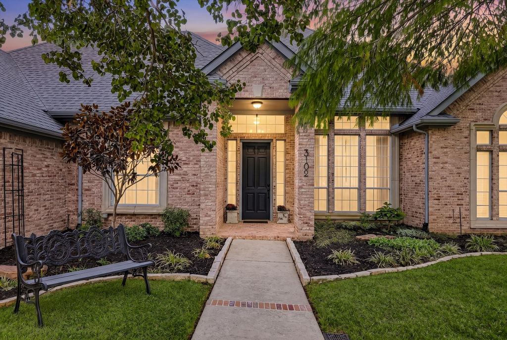 3102 Hillside Drive