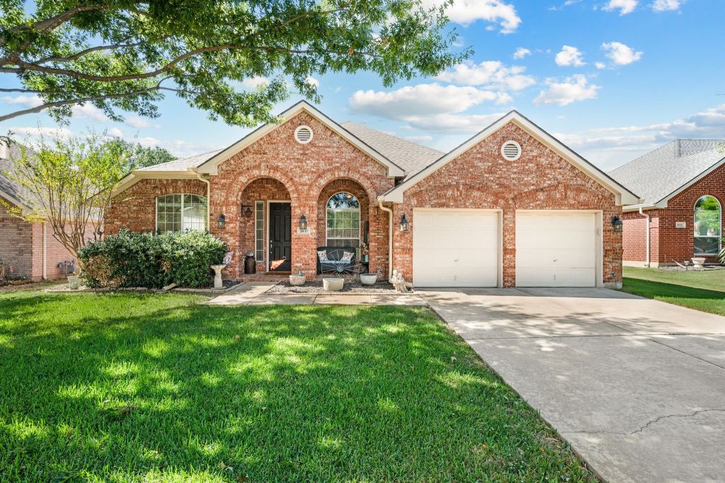 2632 Morgan Ann Avenue, Mansfield, TX 76063 — photo 1