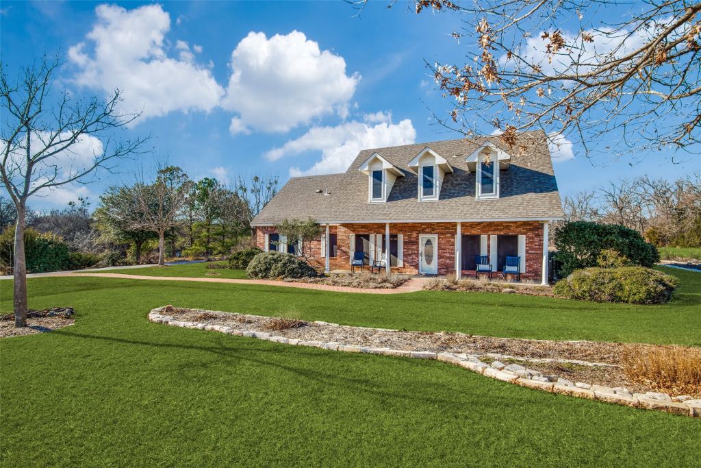 4920 Glen Oaks Circle, Aubrey, TX 76227 — photo 1