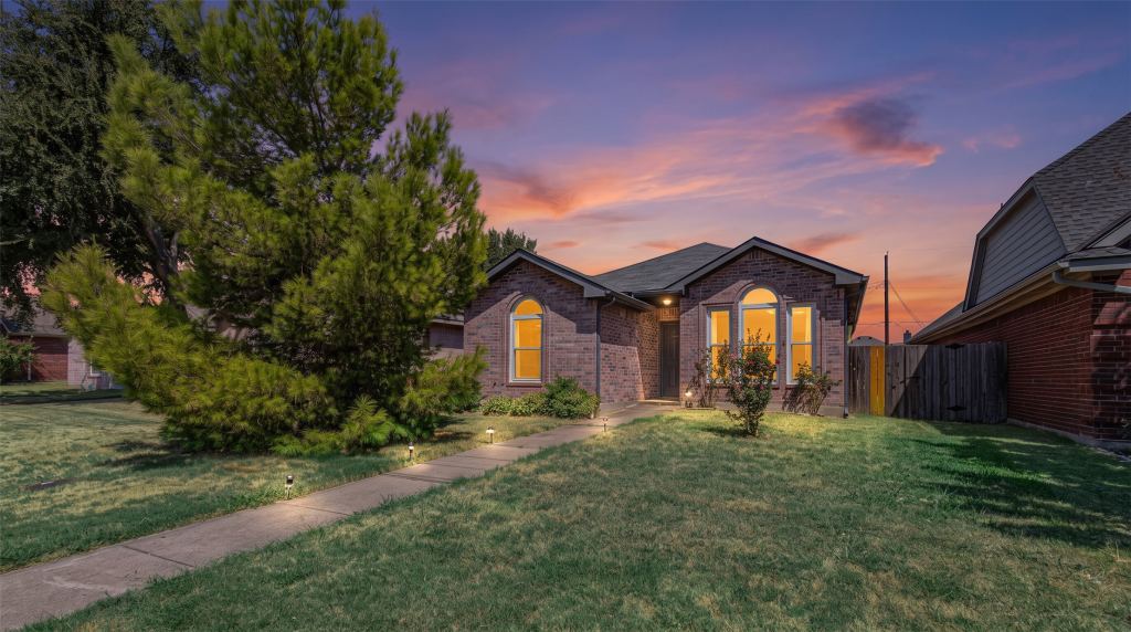 1403 E Brown Street, Wylie, TX 75098 — photo 1