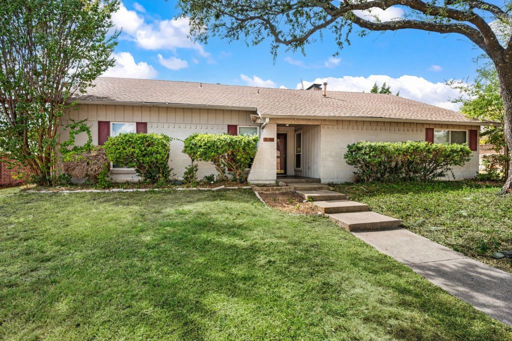2405 Ridgewood Drive, Plano, TX 75074 — photo 1
