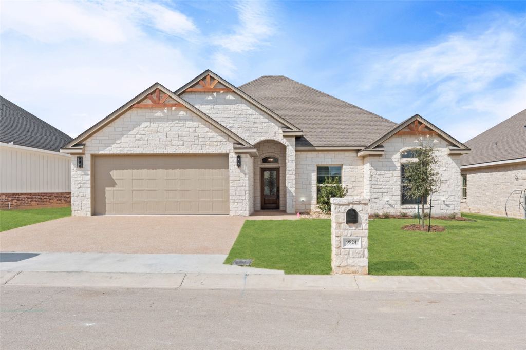 9824 Durango Trail, Waco, TX 76712 — photo 1