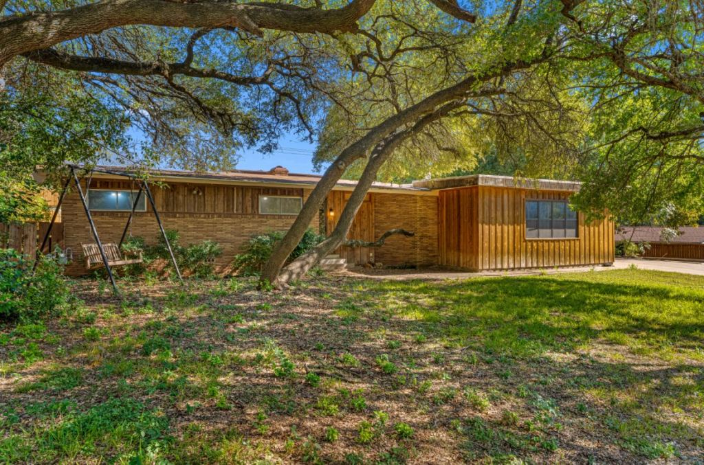 4337 Cedar Mountain Drive, Waco, TX 76708 — photo 1