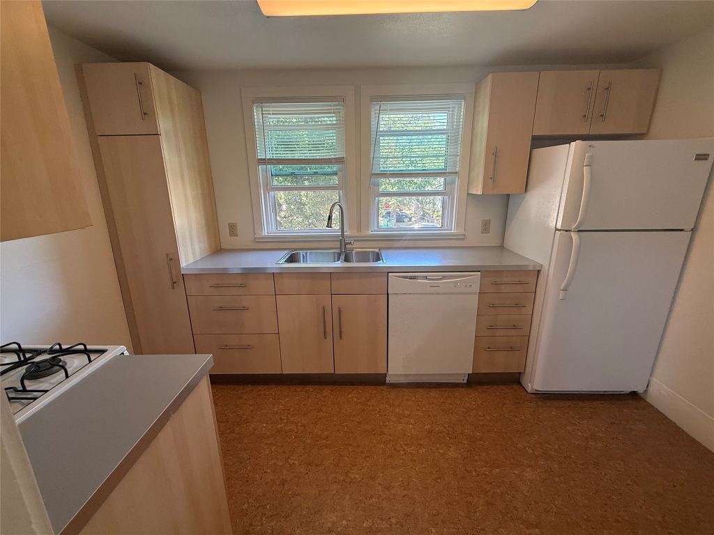 715 W Hickory A4, Denton, TX 76201 — photo 1