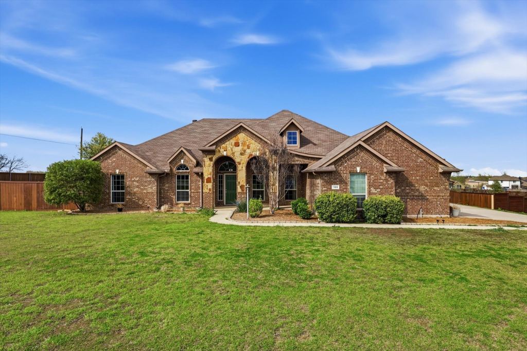 105 Devonshire Drive, Waxahachie, TX 75167 — photo 1