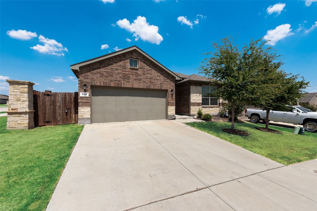 270 Irish Moss Drive, Fort Worth, TX 76052 — photo 1