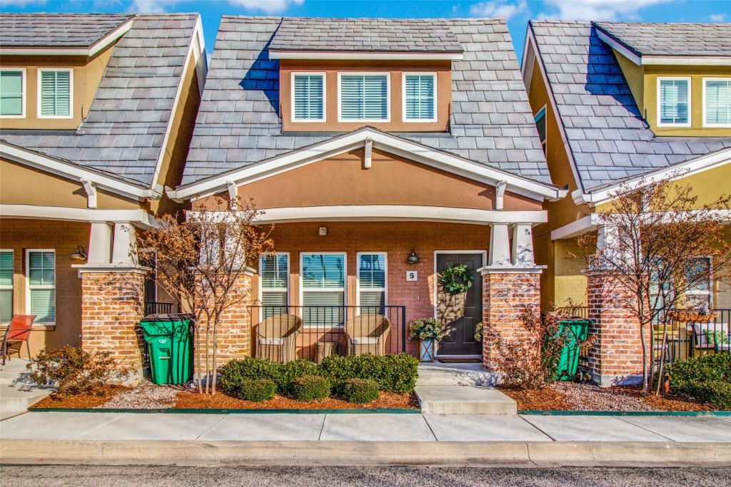 310 N Chestnut Street 4, McKinney, TX 75069 — photo 1