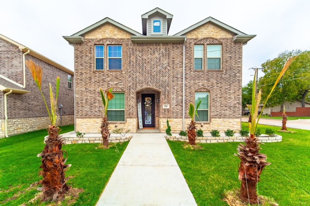1501 Lakeview Drive, Grand Prairie, TX 75051 — photo 1