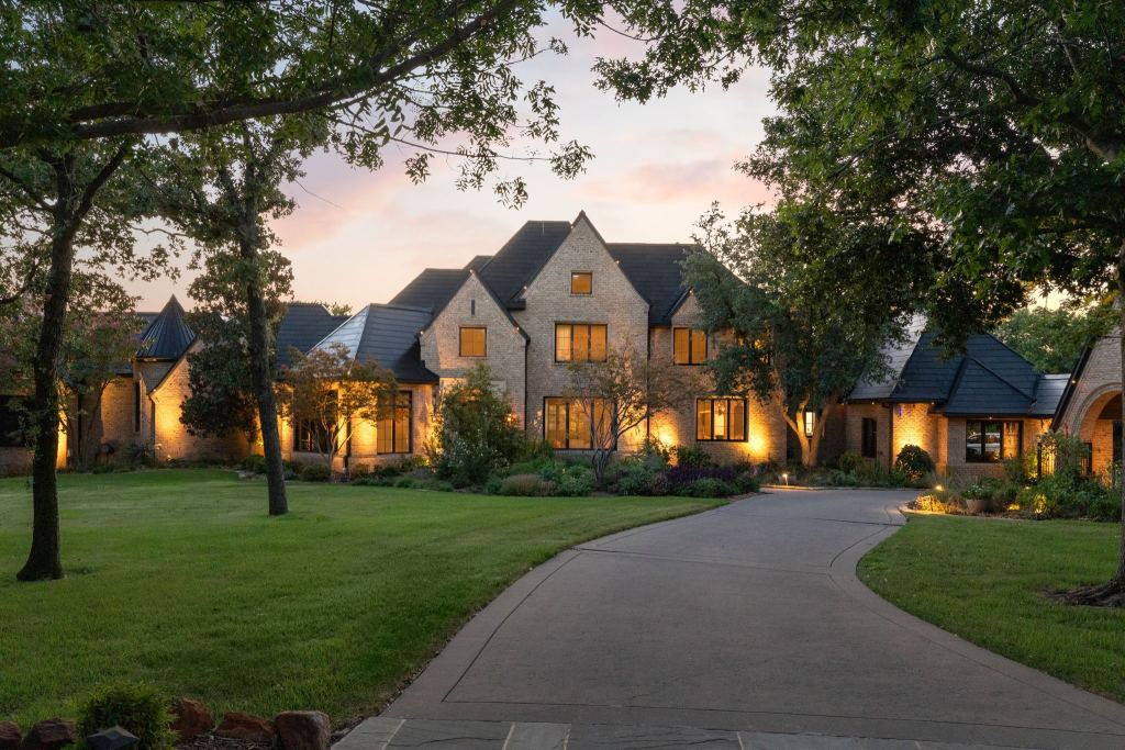 2005 Bayshore Drive, Flower Mound, TX 75022 — photo 1