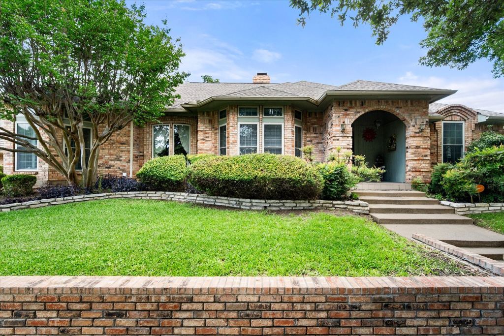705 Kyle Drive, Arlington, TX 76011 — photo 1