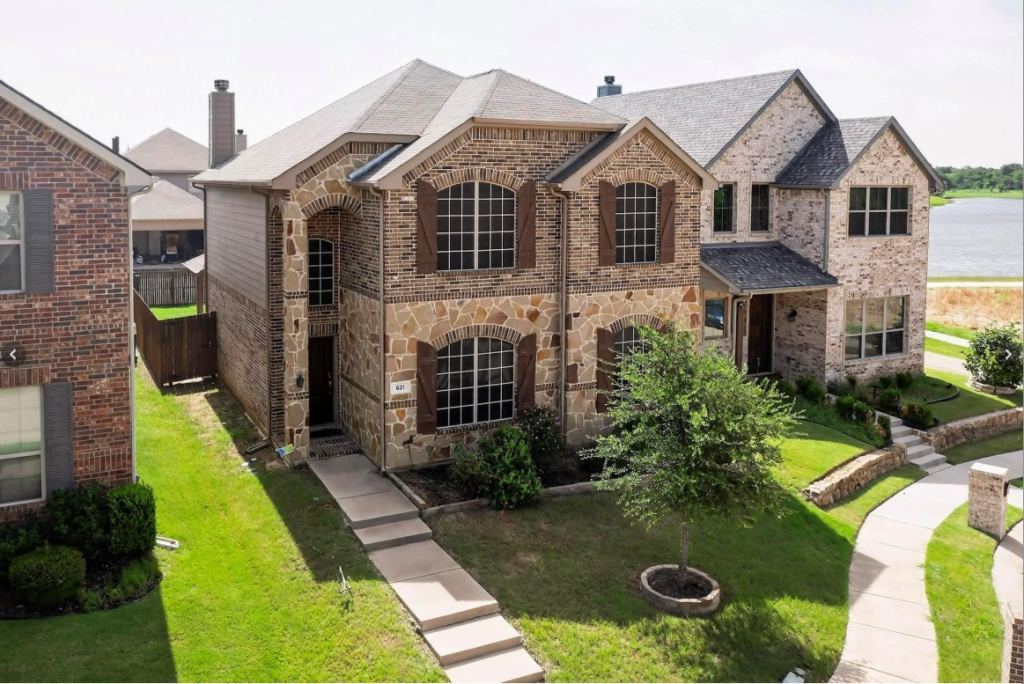 621 Big Horn Road, Aubrey, TX 76227 — photo 1