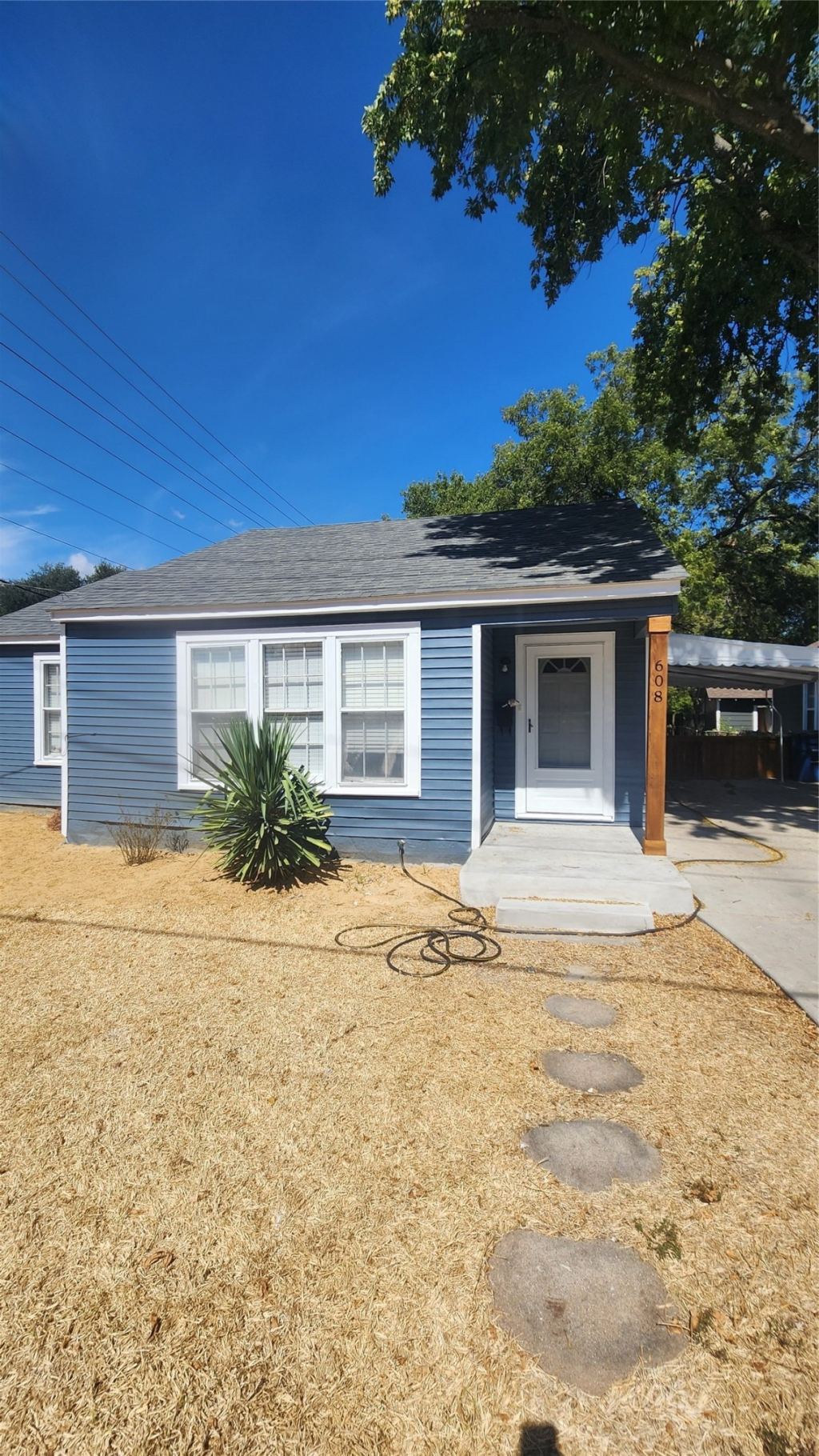 608 W Baldridge Street, Ennis, TX 75119 — photo 1
