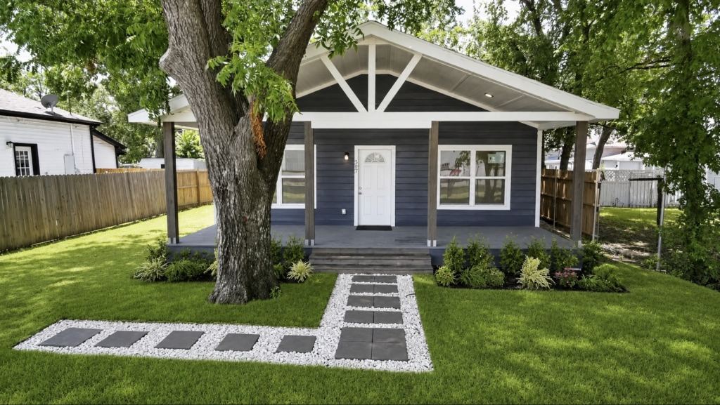 307 S Louisiana Street, Celina, TX 75009 — photo 1