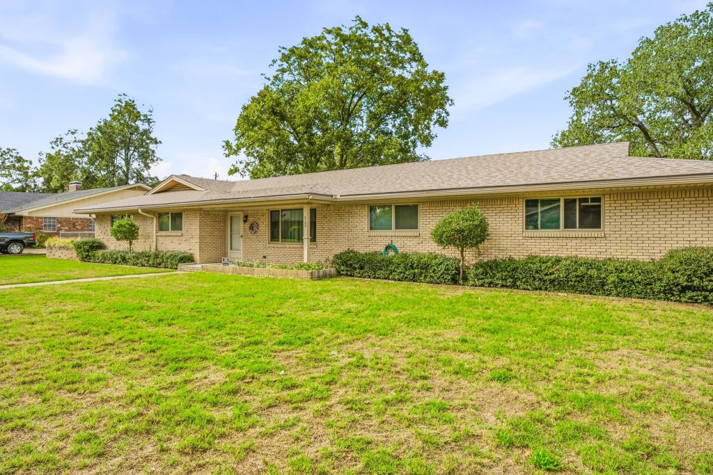 2190 N Woodland Street, Stephenville, TX 76401 — photo 1
