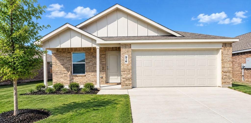 916 Prestonwood Lane, Keene, TX 76031 — photo 1
