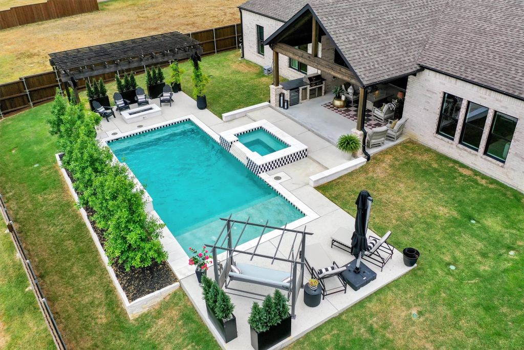 2702 Stonecrest Drive, Sherman, TX 75092 — photo 1