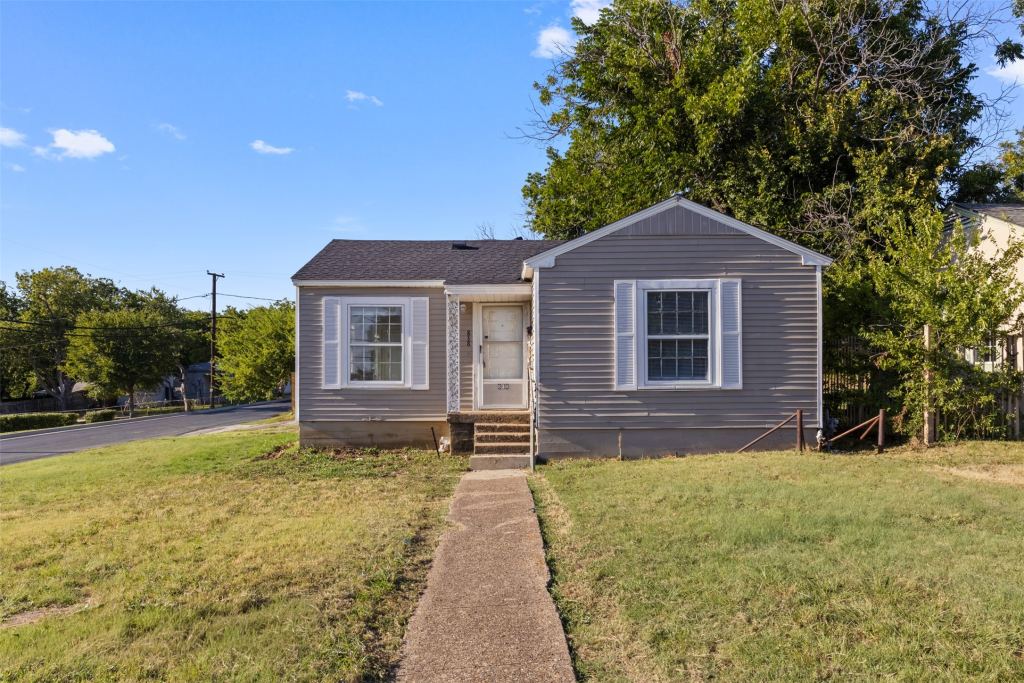 838 Dalworth Street, Grand Prairie, TX 75050 — photo 1