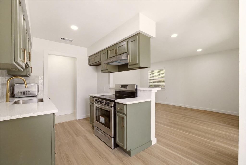 908 Isbell Road B, Fort Worth, TX 76114 — photo 1