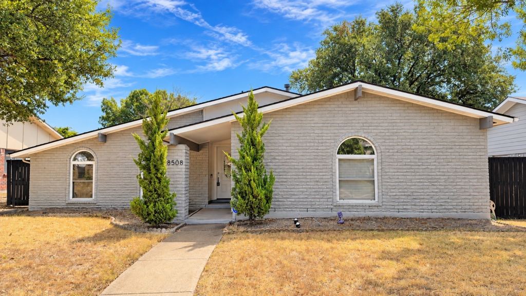 8508 Londonderry Lane, Dallas, TX 75228 — photo 1