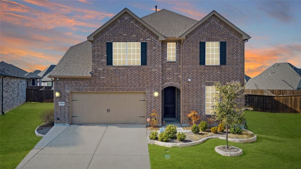 9401 Trailway Dr, Little Elm, TX 75068 — photo 1