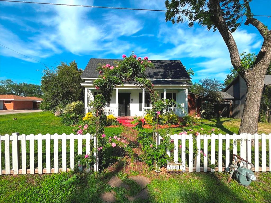 301 S Main Street, Crandall, TX 75114 — photo 1