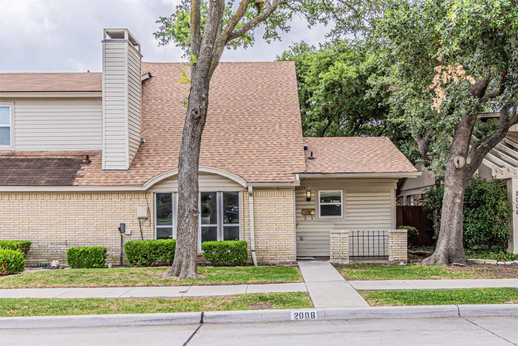 2008 Clubridge Drive, Carrollton, TX 75006 — photo 1