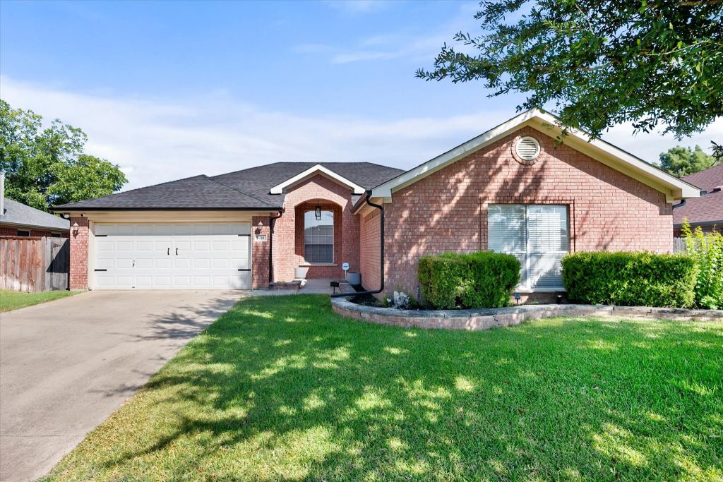 1711 Prescott Drive, Mansfield, TX 76063 — photo 1