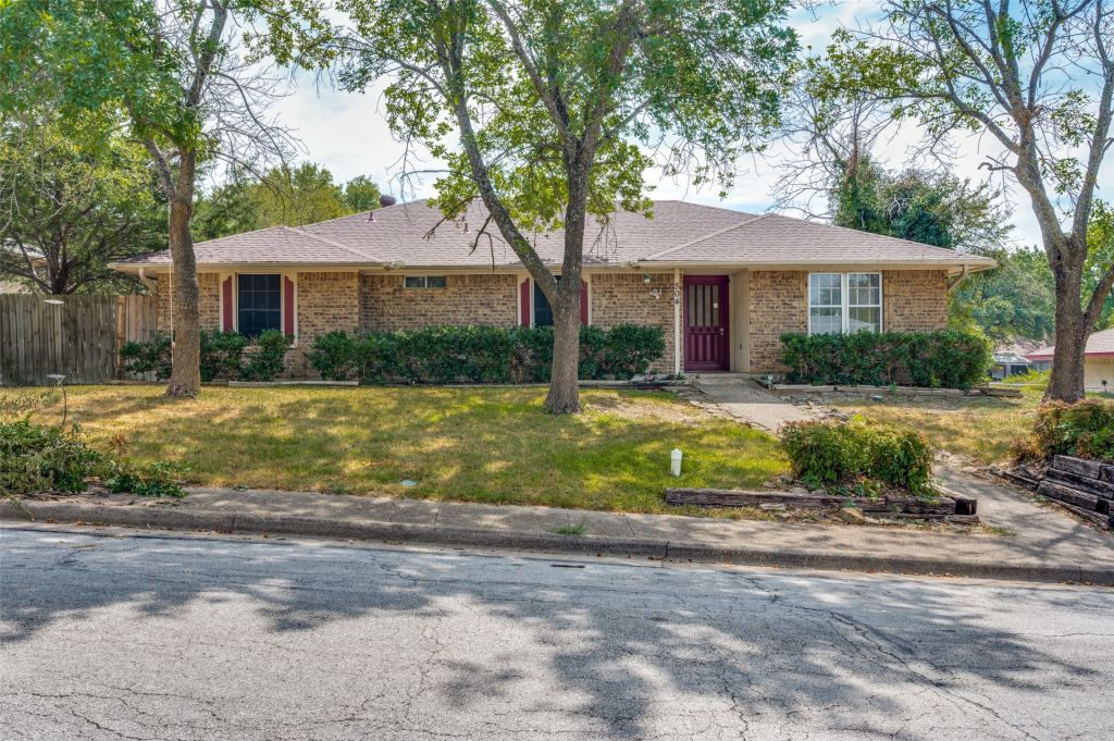 504 Pheasant Lane, DeSoto, TX 75115 — photo 1