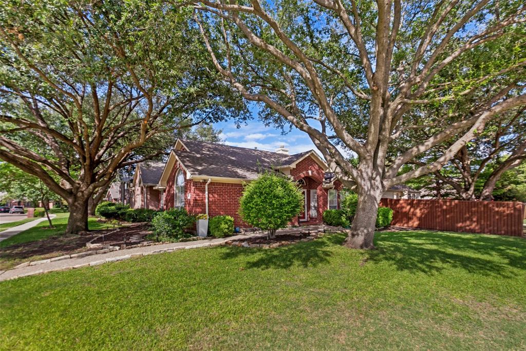 6800 Forest Hills Drive, Plano, TX 75023 — photo 1