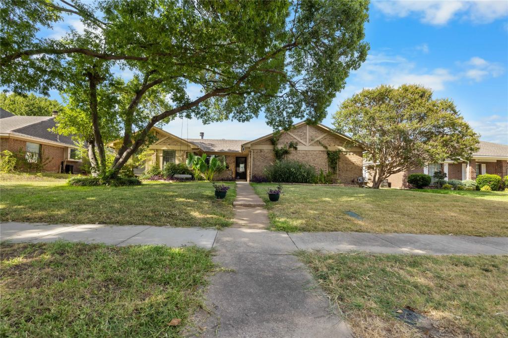 1317 Seabrook Drive, Plano, TX 75023 — photo 1