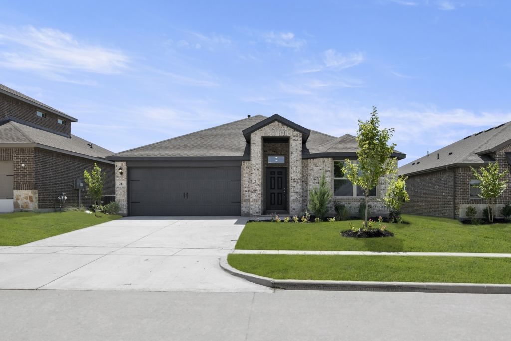 211 Van Horn Drive, Terrell, TX 75160 — photo 1