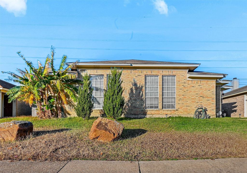 2814 Sherry Street, Arlington, TX 76014 — photo 1