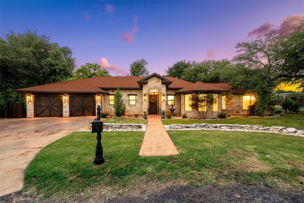 139 Silver Valley, Waco, TX 76705 — photo 1