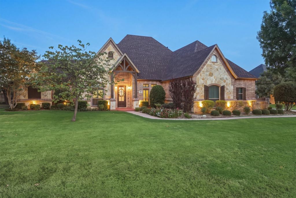 3832 Eagles Nest Trail, Burleson, TX 76028 — photo 1