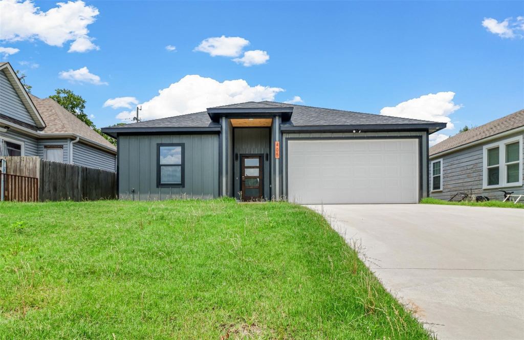405 W Hull Street, Denison, TX 75020 — photo 1