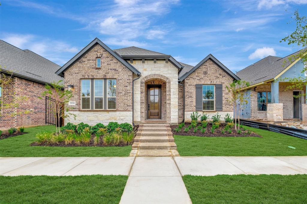2114 Spotted Fawn Drive