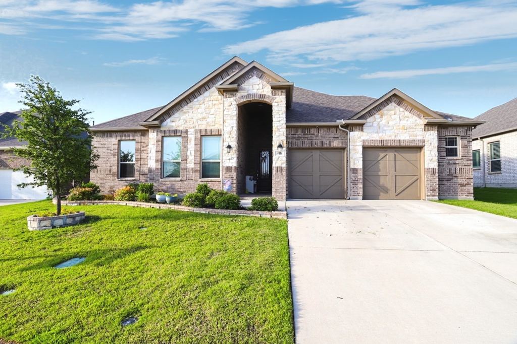 910 Park Vista Drive, Justin, TX 76247 — photo 1