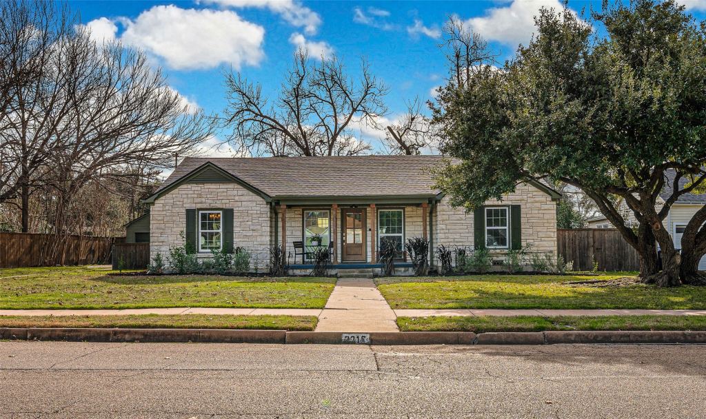 3218 Cumberland Avenue, Waco, TX 76707 — photo 1